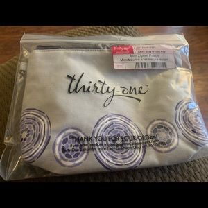 31 mini zipper pouch